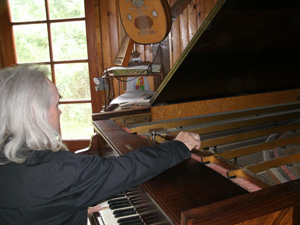 accordeur et facteur de pianos et clavecins